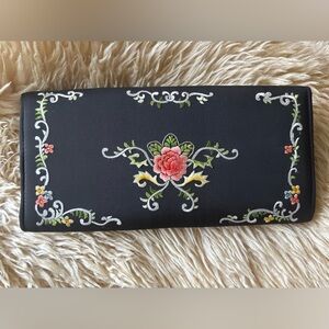 NWOT VINTAGE Estate 70s 80s Art-to-Wear Chinese Silk Floral Embroidered Clutch